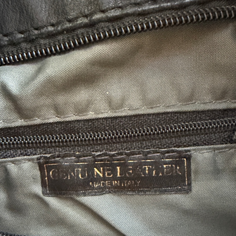 Classic Black Leather Crossbody Bag - Picture 2 of 7